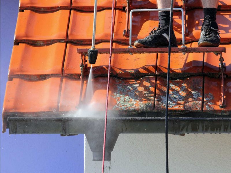 Roof tile cleaning - the benefits are many